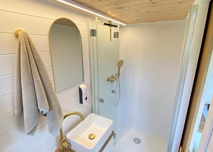 Tiny Cosy باستونيا